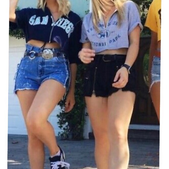 LF Furst of a Kind Distressed Mom Jean Shorts 27 - Picture 6 of 11